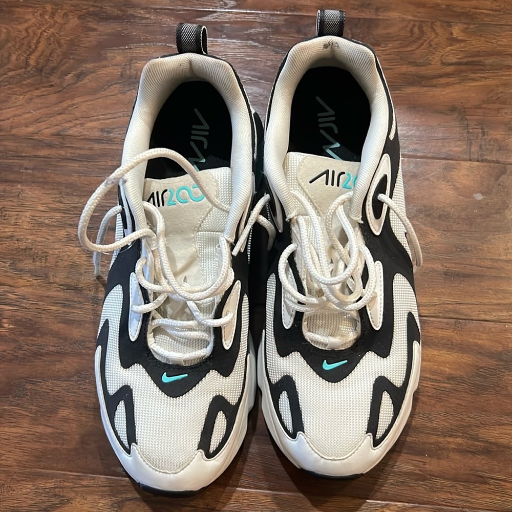 Air Max 200 women’s size 10
